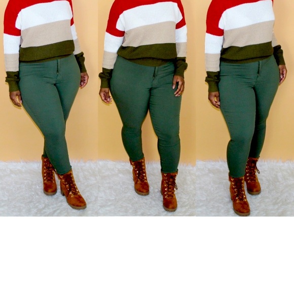 Color Block Crop Sweater - Picture 1 of 2